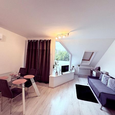 Appartement Exclusive Family Apartman à Pécs Extérieur photo