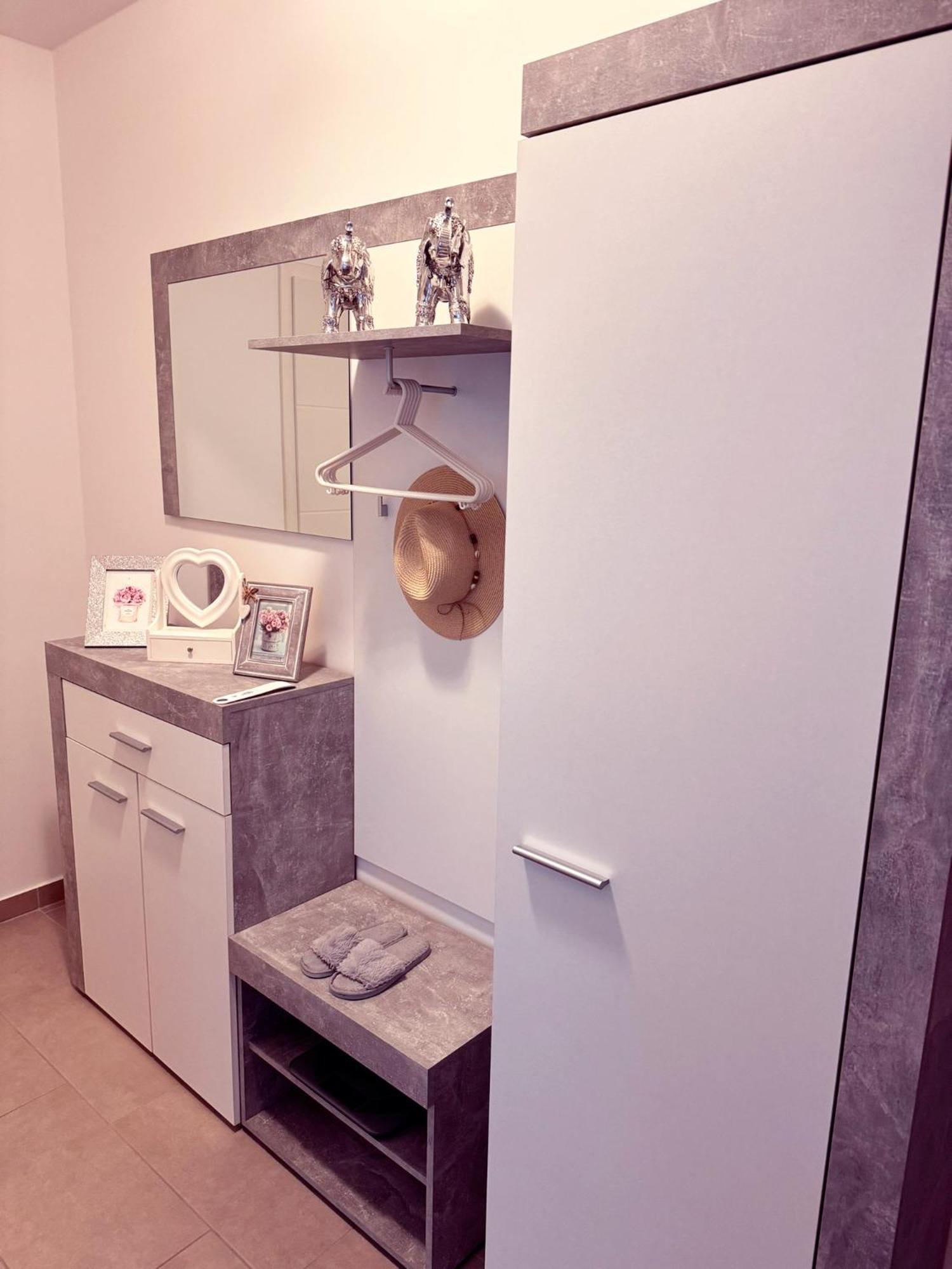 Appartement Exclusive Family Apartman à Pécs Extérieur photo