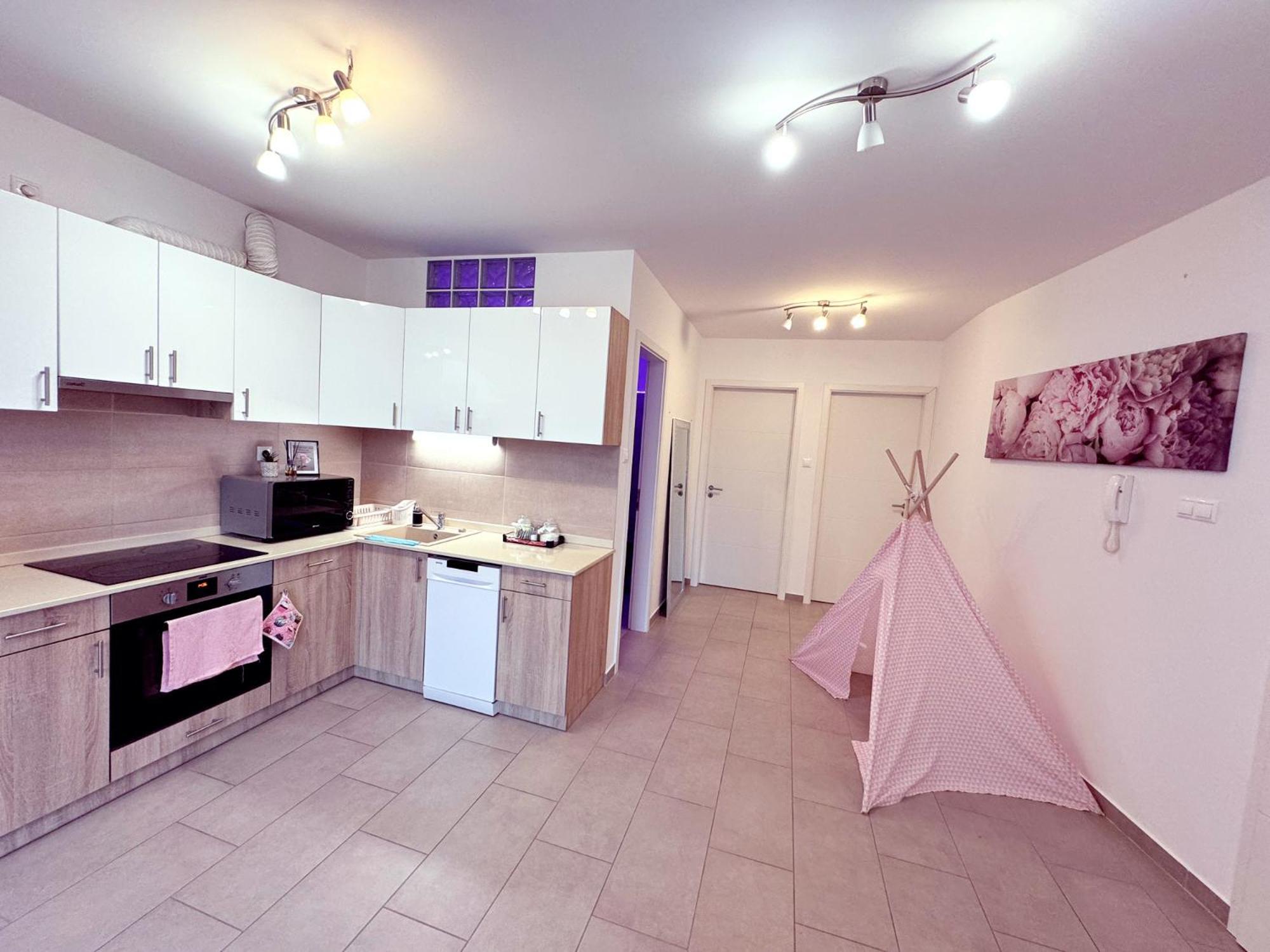 Appartement Exclusive Family Apartman à Pécs Extérieur photo